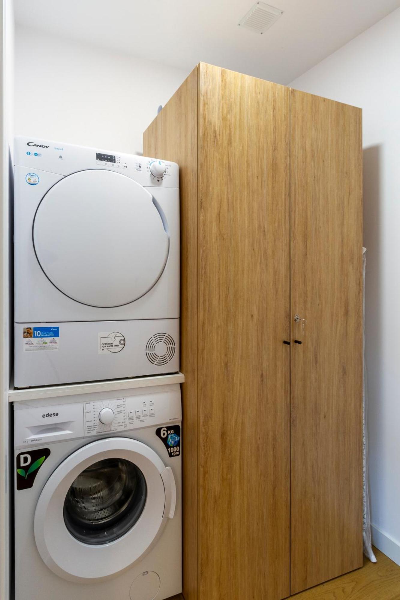 Urbanfive Apartamentos Ourense Centro Luaran gambar